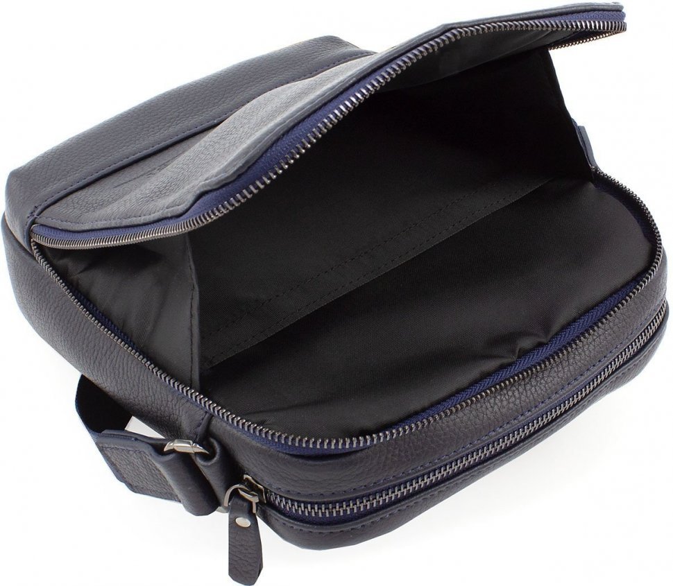 Мужская сумка на плечо синего цвета из фактурной кожи Leather Collection (11125)