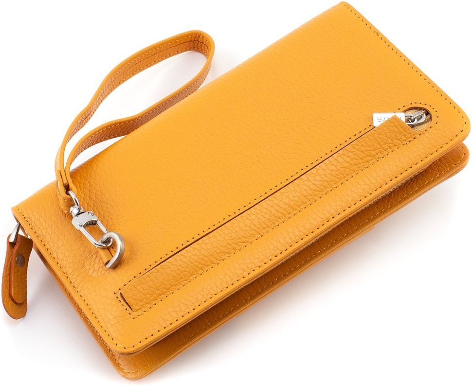 Кожаный женский кошелек-клатч оранжевого цвета с кистевым ремешком Karya 67503