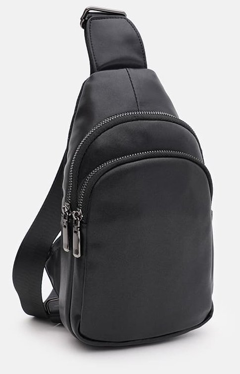 Мужская вертикальная сумка-слинг из натуральной кожи черного цвета Keizer 71605