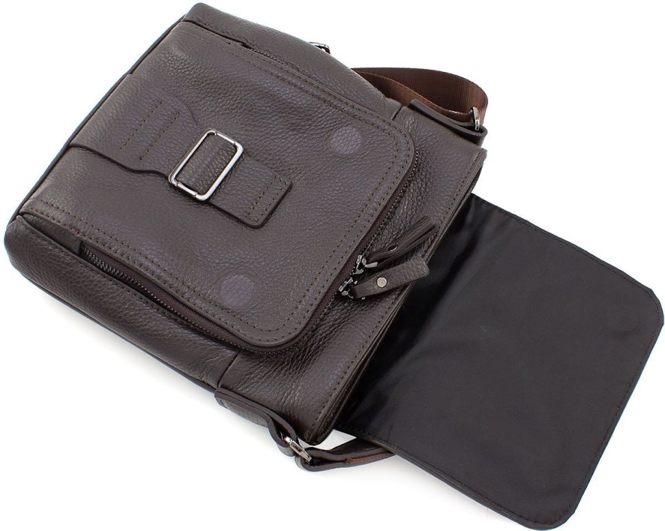 Коричневая наплечная сумка из натуральной кожи с фиксацией Leather Collection (11141)