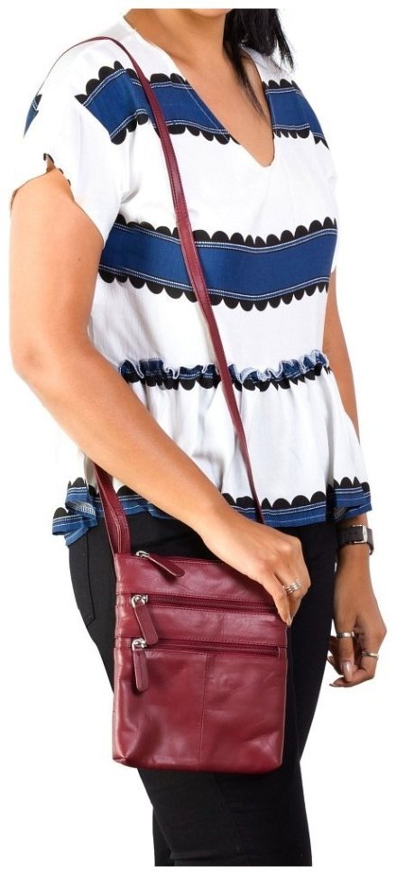 Женская наплечная сумка из натуральной кожи красного цвета Visconti Slim Bag 68810