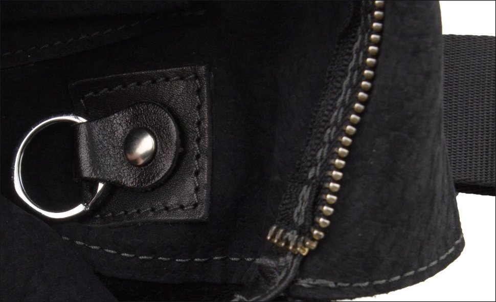 Мужская кожаная сумка-планшет черного цвета с клапаном на магнитах Grande Pelle 67813