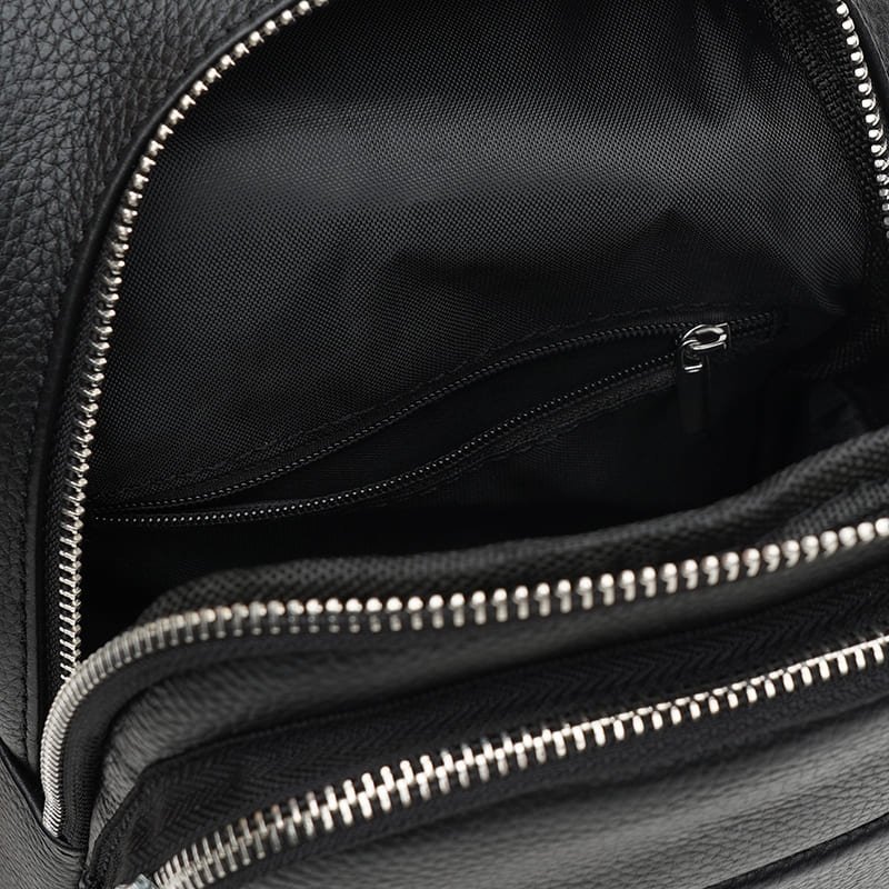 Стильная мужская сумка-рюкзак из фактурной черной кожи Keizer (22090)