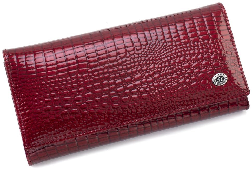 Горизонтальный женский кошелек из лакированной кожи красного цвета с клапаном на магнитах ST Leather 70815