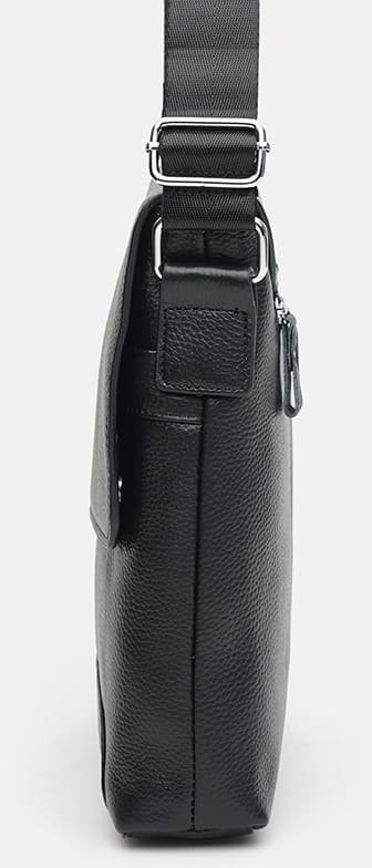Мужская плечевая кожаная сумка черного цвета с клапаном Keizer (56217)