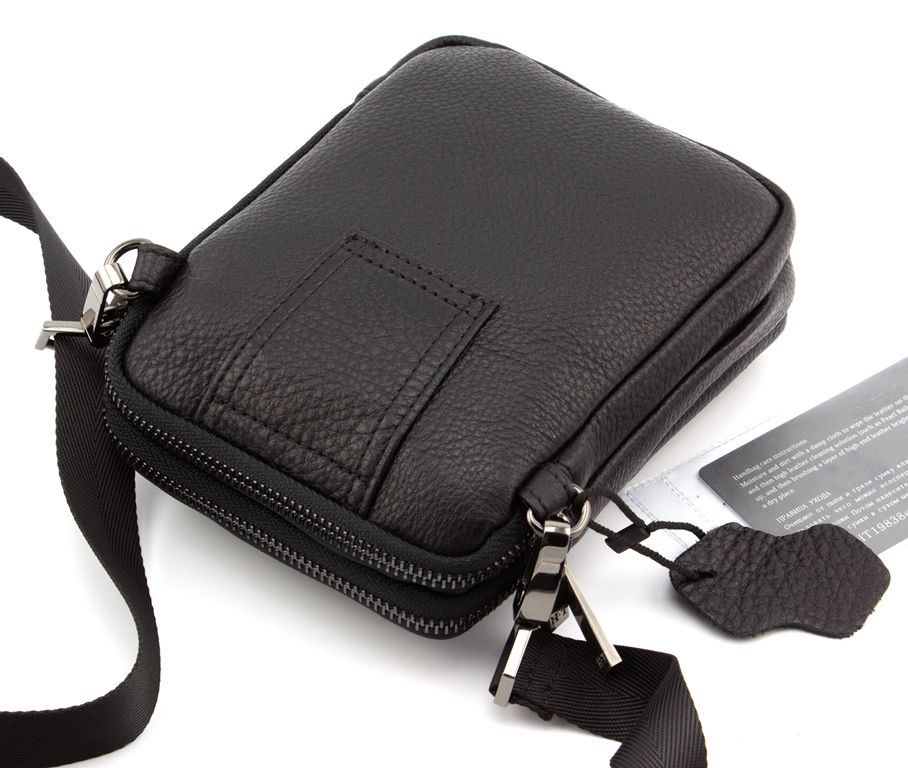 Кожаная маленькая мужская сумка c возможностью носить на плече или на поясе H.T Leather (10001)