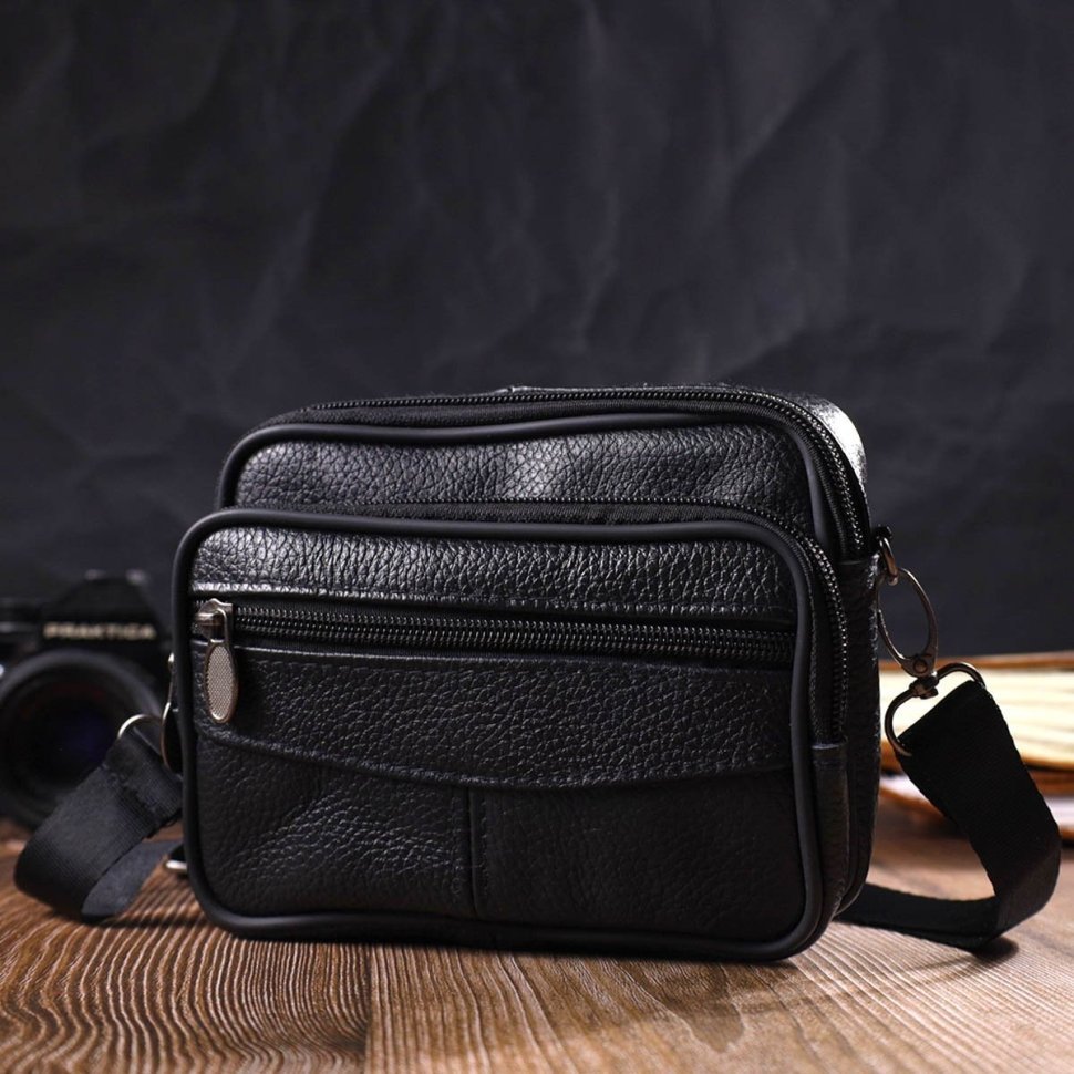 Горизонтальная поясная сумка для мужчин из натуральной кожи черного цвета Vintage (2421485)