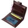 Коричневый мужской бумажник среднего размера из натуральной кожи с тиснением под крокодила BOND (2422003) - 4