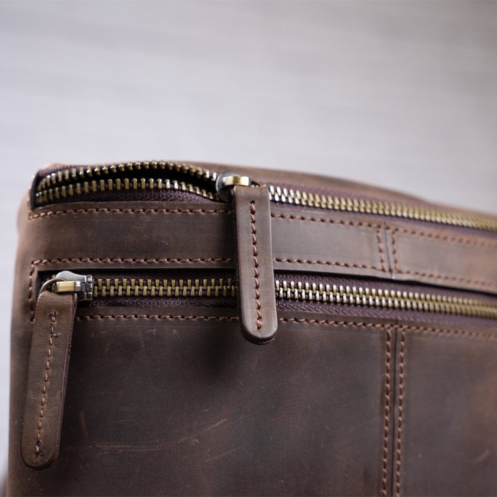 Горизонтальная мужская сумка на плечо из коричневой винтажной кожи SHVIGEL (11094)