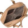 Стильная женская сумка из натуральной кожи бежевого цвета со съемными ручками Vintage (2422077) - 4