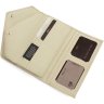 Кожаный кошелек молочного цвета с фиксацией на кнопку KARYA (1115-247) - 5