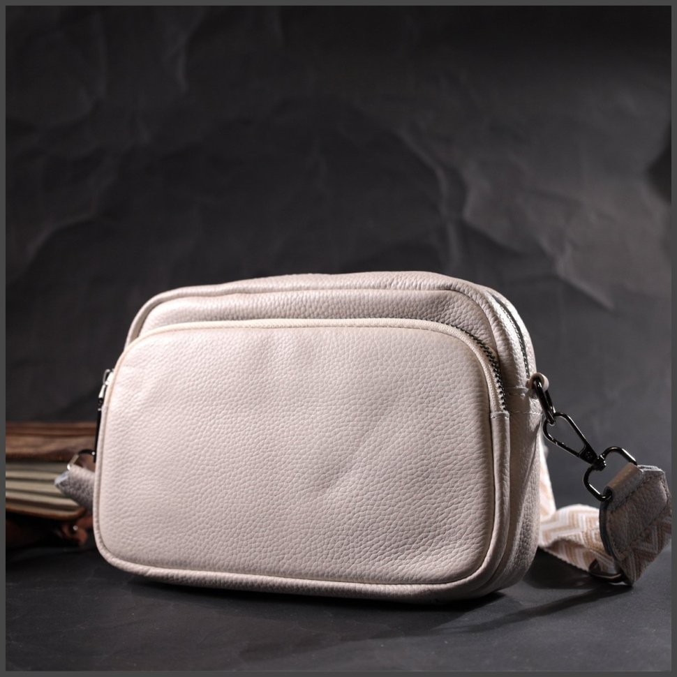 Женская сумка-кроссбоди из натуральной кожи белого цвета на плечевом ремешке Vintage 2422295
