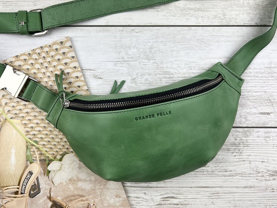 Зеленая сумка на пояс из натуральной кожи высокого качества Grande Pelle (15732)
