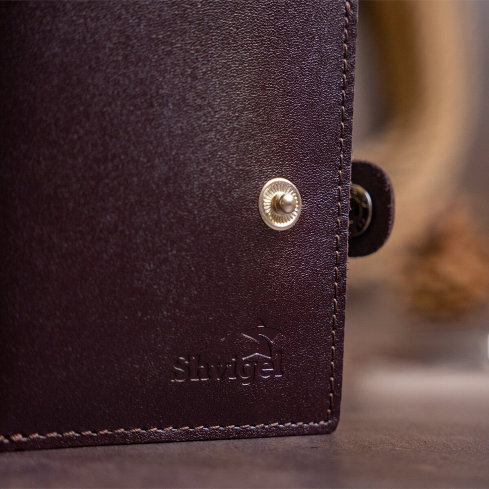 Мужское тонкое кожаное портмоне темно-коричневого цвета с фиксацией на кнопку SHVIGEL (2416222)
