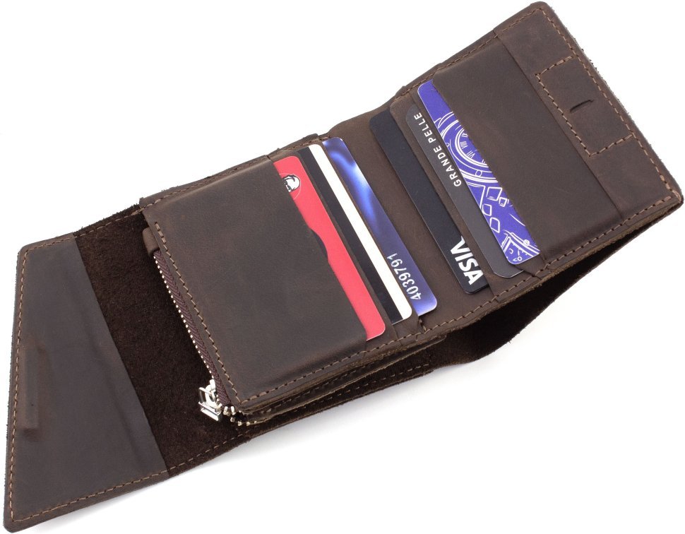 Кожаный кошелек шоколадного цвета с фиксацией на магнит Grande Pelle 67840