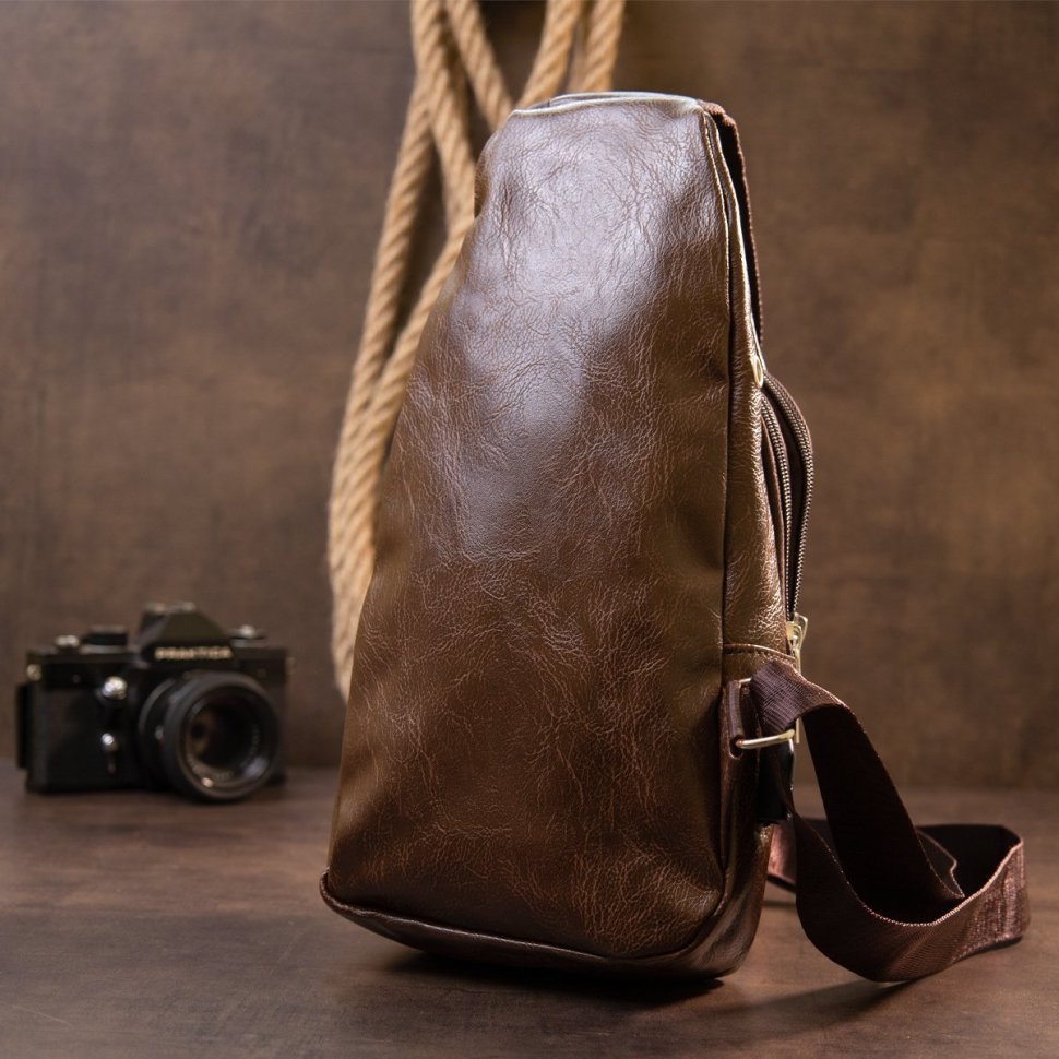 Темно-коричнева чоловіча сумка-рюкзак через плече на два відділення шкірозамінника Vintage (20560)