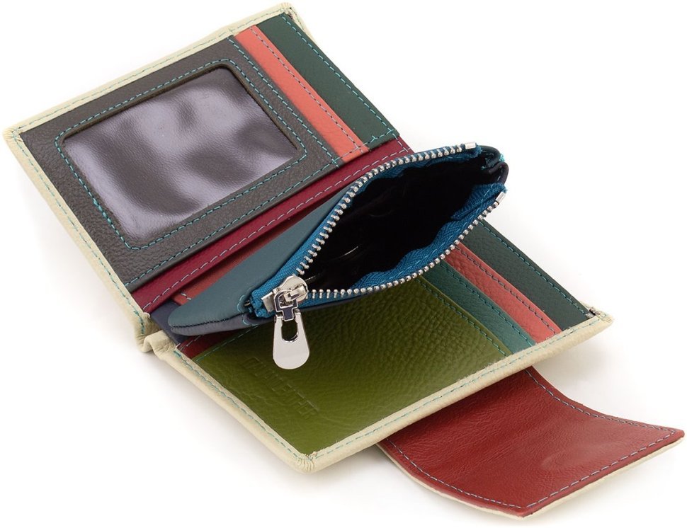 Кожаный женский кошелек молочного цвета с хлястиком на магните ST Leather 1767250