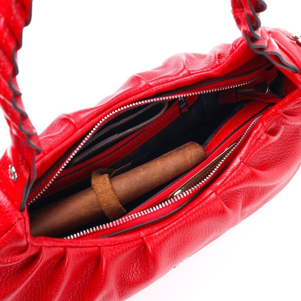 Яркая женская сумка-багет из фактурной кожи красного цвета KARYA (2420837)