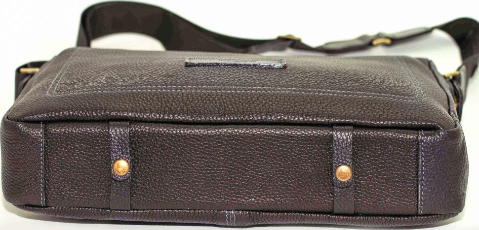 Вместительная мужская сумка мессенджер из фактурной кожи черного цвета VATTO (12000)