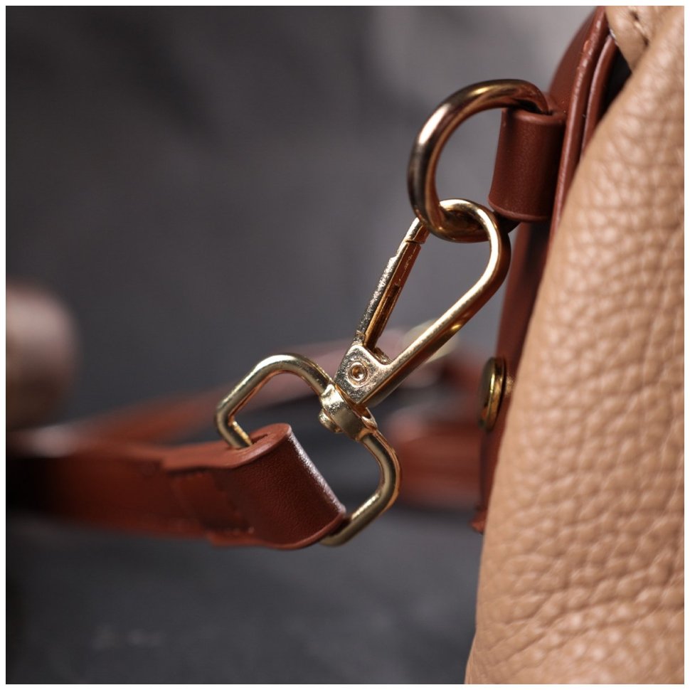Бежевая женская сумка-клатч из натуральной кожи с хлястиком на магните Vintage 2422423
