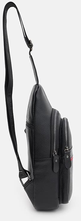 Мужской кожаный рюкзак-слинг черного цвета с красной полоской Keizer (59164)