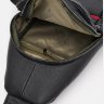 Мужской кожаный рюкзак-слинг черного цвета с красной полоской Keizer (59164) - 5