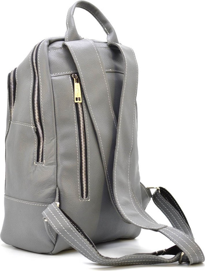 Женский кожаный вместительный рюкзак серого цвета TARWA (21781)