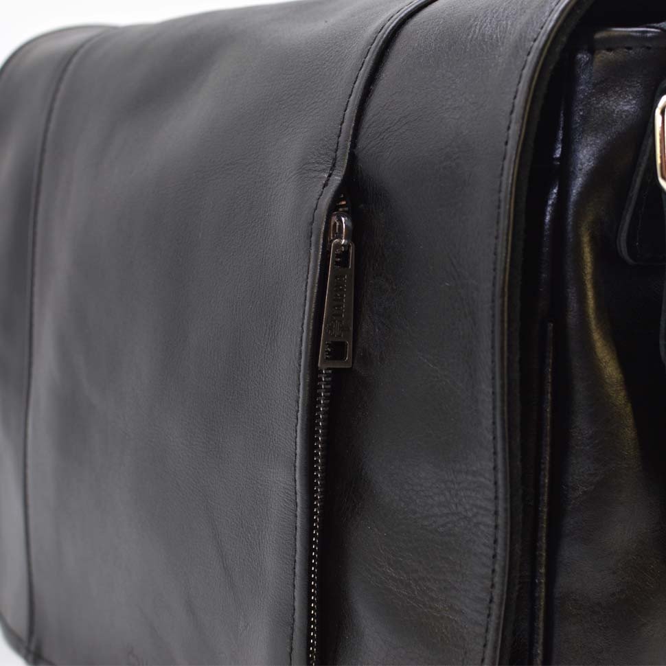 Мужская сумка-мессенджер через плечо из натуральной кожи черного цвета TARWA (21685)
