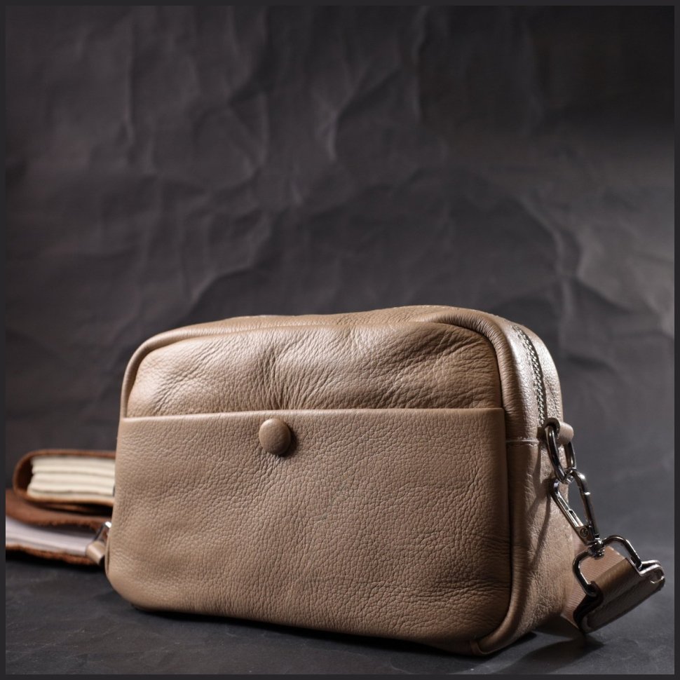 Бежевая женская сумка-кроссбоди из натуральной мягкой кожи на одну молнию Vintage 2422437