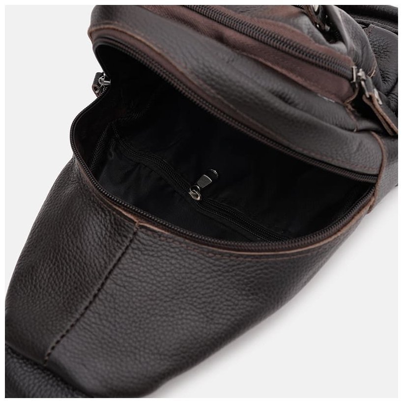 Мужская вертикальная сумка-рюкзак из фактурной кожи коричневого цвета Keizer 71673