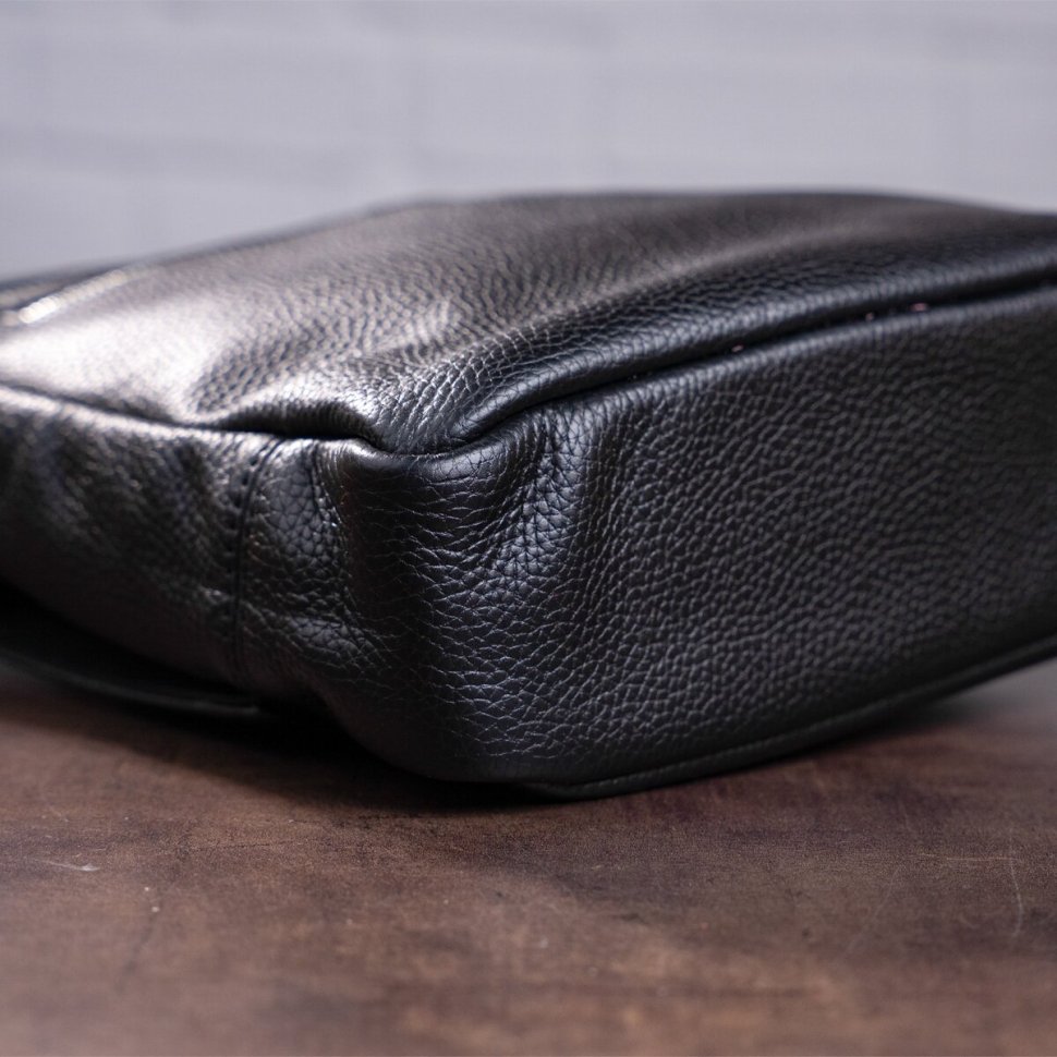 Мужская повседневная сумка на плечо из зернистой кожи черного окраса SHVIGEL (00861)