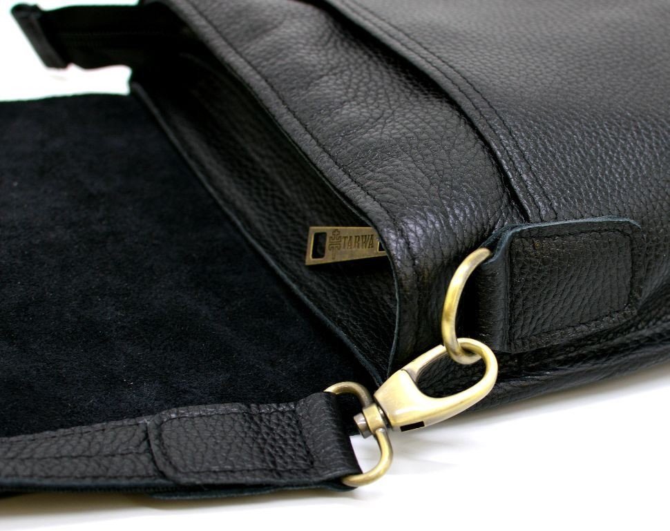 Небольшая мужская сумка на плечо из натуральной кожи флотар черного цвета TARWA (21708)
