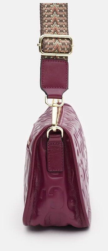 Модная женская кожаная сумка на плечо цвета марсала Keizer 71682