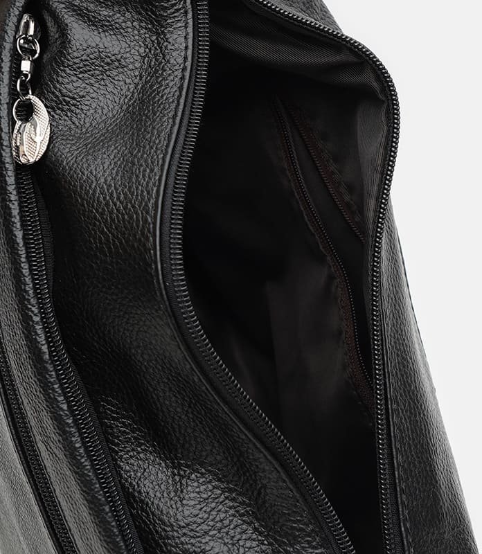 Недорогая женская сумка из зернистой кожи в черном цвете с молниевой застежкой Keizer (21279)