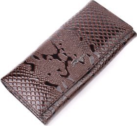 Лаковый горизонтальный женский кошелек из натуральной кожи с тиснением под змею KARYA (2421170)