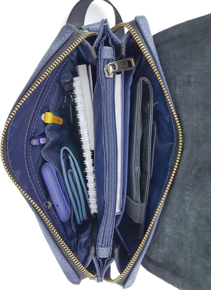 Классическая наплечная сумка планшет черного цвета с ручкой VATTO (11827)