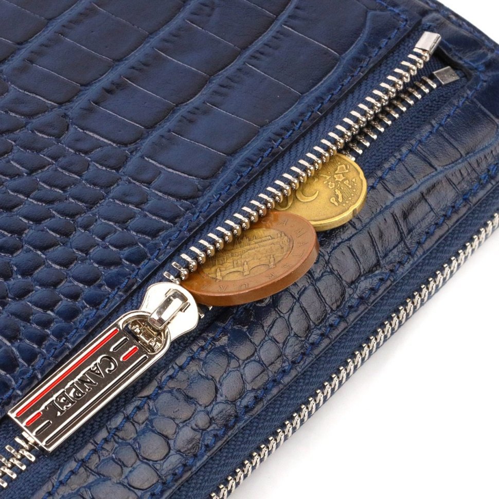 Синий кошелек-клатч из натуральной кожи с тиснением под крокодила CANPELLINI (2421922)