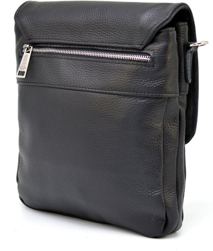 Мужская черная сумка через плечо из натуральной кожи с фиксацией на клапан TARWA (19810)