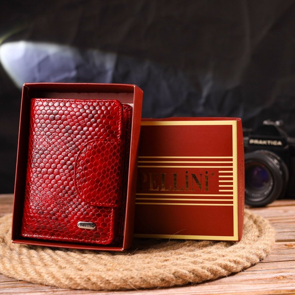 Красный лакированный женский кошелек из натуральной кожи с тиснением под змею CANPELLINI (2421682)