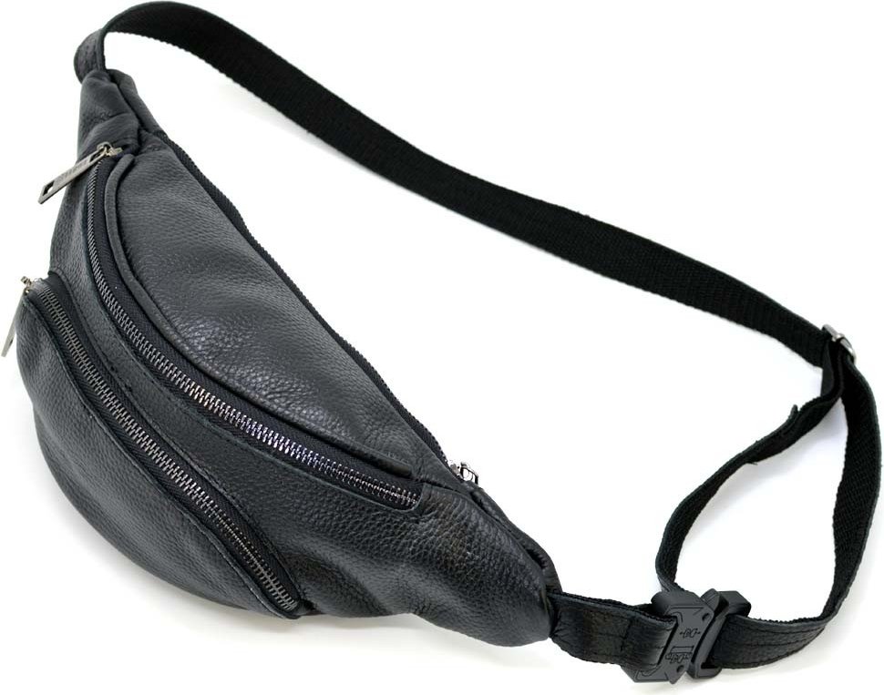 Практичная сумка-бананка из натуральной фактурной кожи черного цвета TARWA (21631)