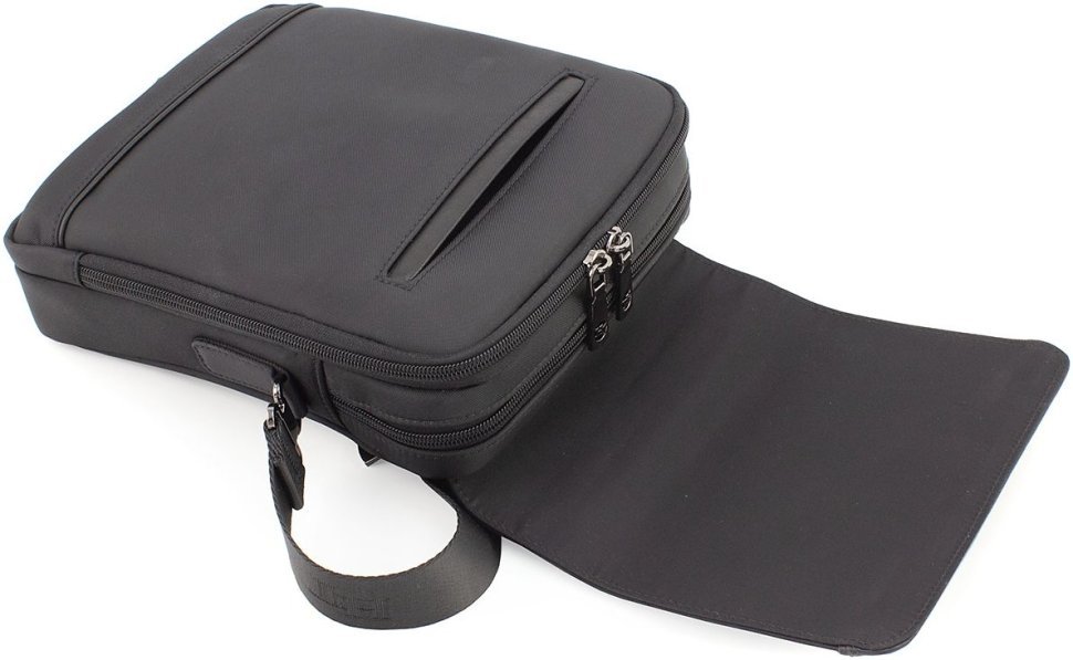 Небольшая текстильная мужская сумка черного цвета через плечо H.T. Leather (64294)