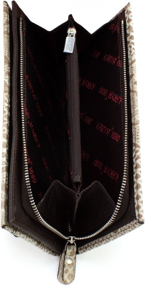 Женский бежевый кошелек большого размера из натуральной кожи с тиснением под змею KARYA (21002)