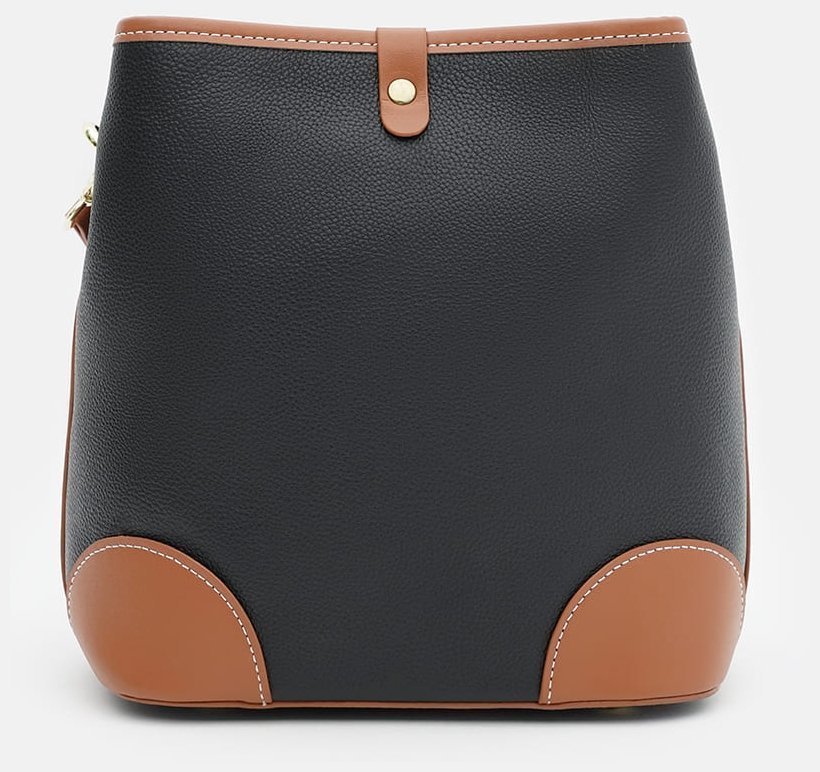 Небольшая вертикальная женская сумка на плечо из натуральной кожи черного цвета Keizer 71597