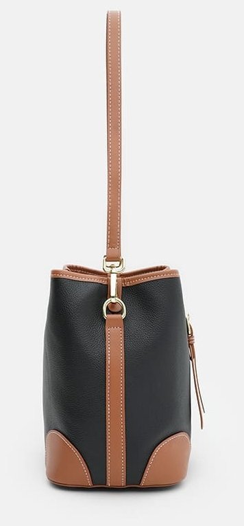 Небольшая вертикальная женская сумка на плечо из натуральной кожи черного цвета Keizer 71597