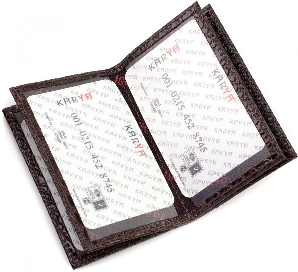Женская миниатюрная обложка для автодокументов коричневого цвета из лаковой кожи с тиснением под змею KARYA (19998)