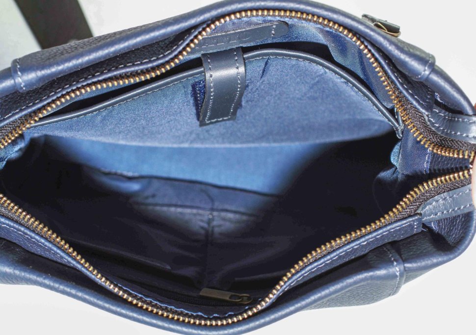 Удобная повседневная сумка Флотар среднего размера VATTO (12040)
