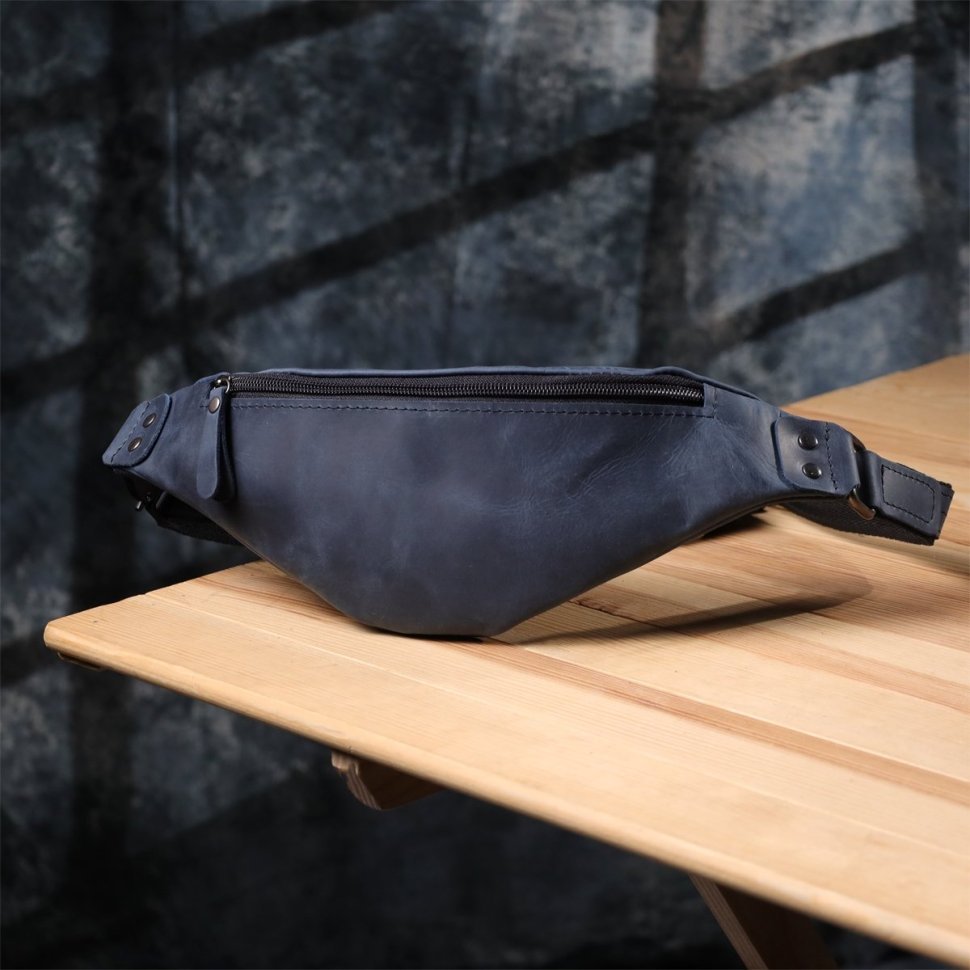 Мужская сумка-бананка на пояс из винтажной кожи синего цвета Shvigel 95100 modnotak фото №9