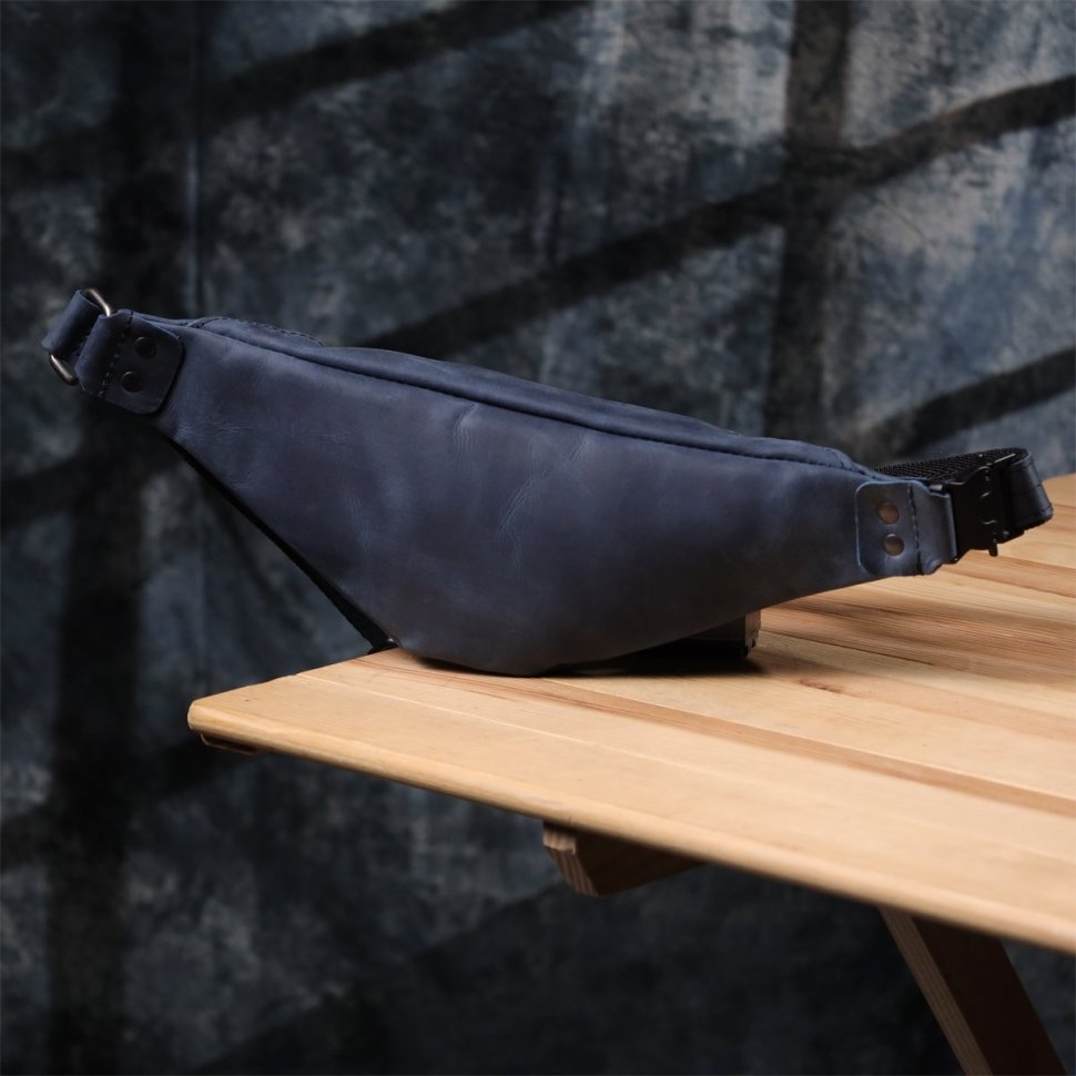 Мужская сумка-бананка на пояс из винтажной кожи синего цвета Shvigel 95100 modnotak фото №10