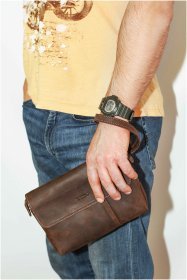 Вместительный кожаный мужской клатч коричневого цвета VATTO (11642)
