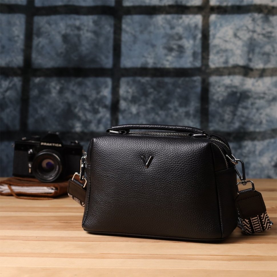 Компактна жіноча сумка з фактурної шкіри на два відділення Vintage 98200 чорного кольору фото №9 Компактна жіноча сумка з фактурної шкіри на два відділення Vintage 98200 чорного кольору modnotak фото №9